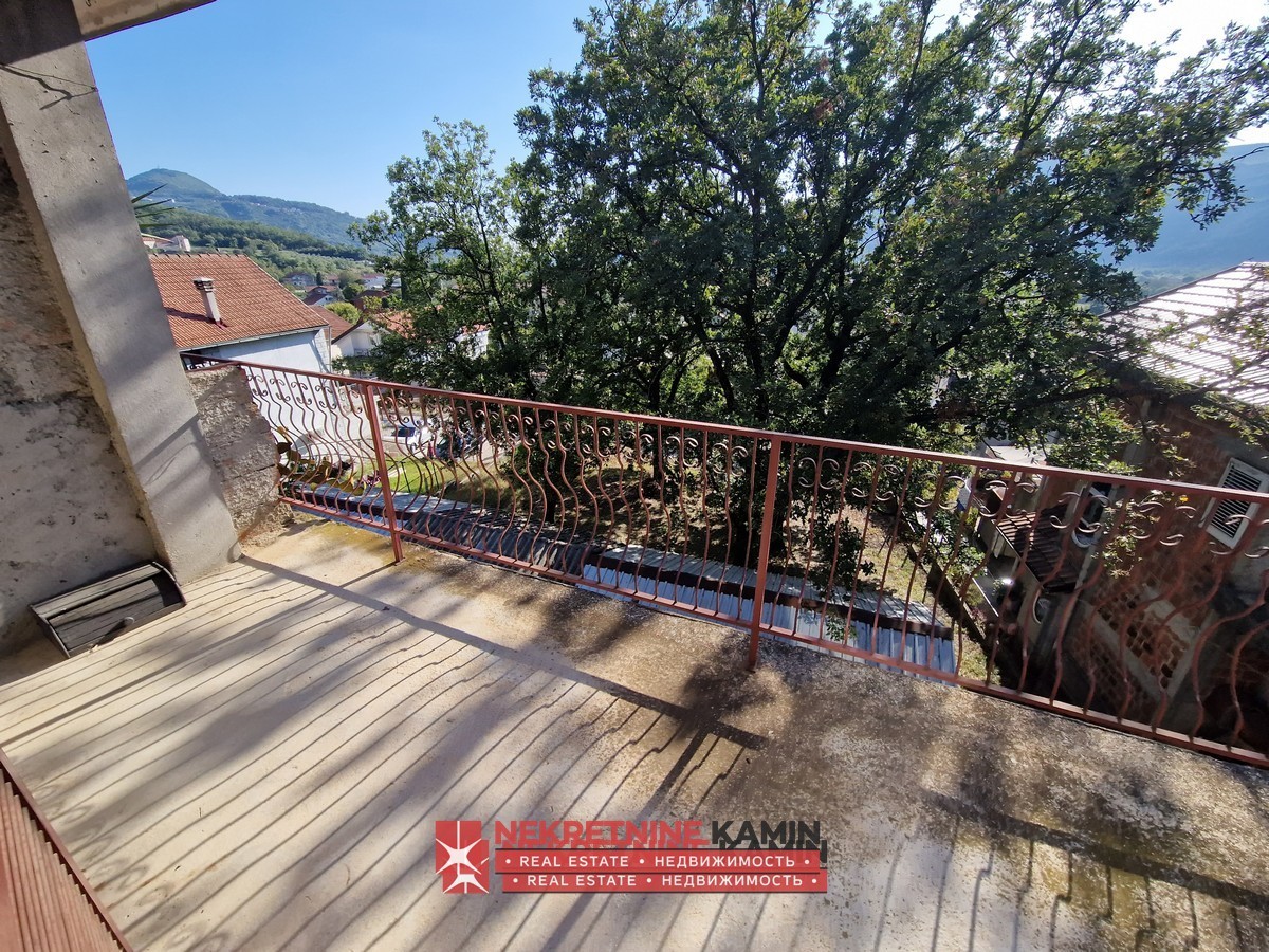 Two Apartments in a House, 3 km from Jaz Beach, Lastva Grbaljska, Kotor